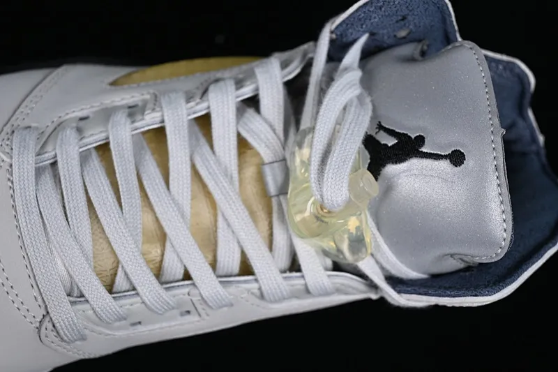 All categories Air Jordan Jordan series basketball shoes Air Jordan 5 pure original version A Ma Maniere x Air Jordan 5 Retro "Photon Dust" AJ5 Joe 5 light tooth white joint model FZ5758-004